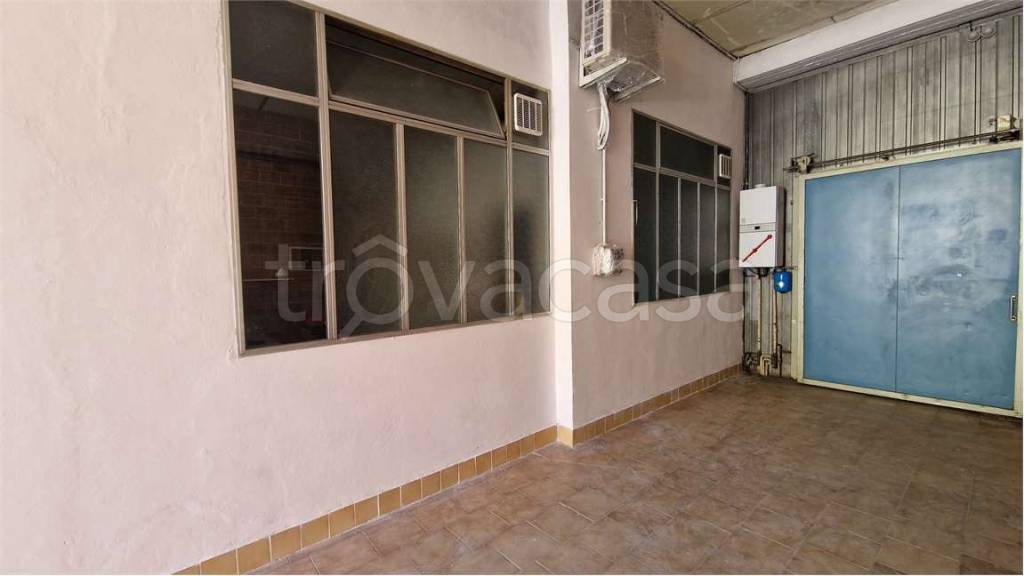 locale commerciale in vendita a Gravellona Toce