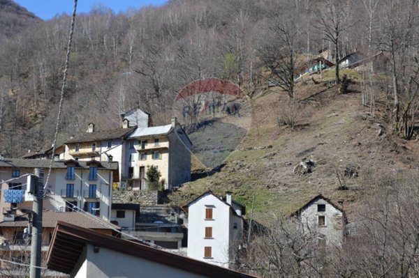 casa indipendente in vendita a Gurro