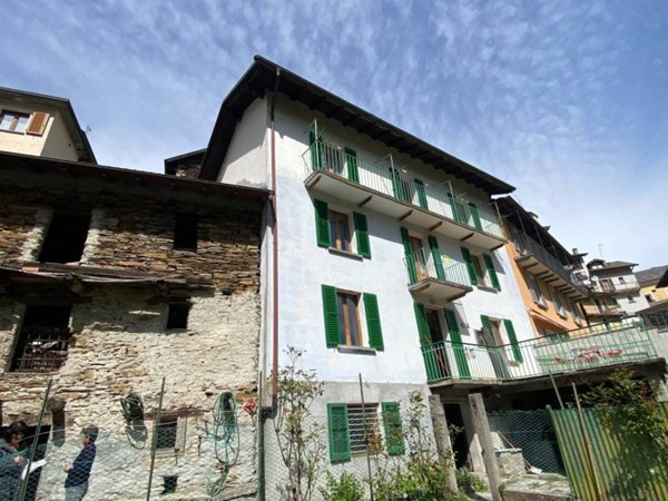 casa indipendente in vendita a Gurro