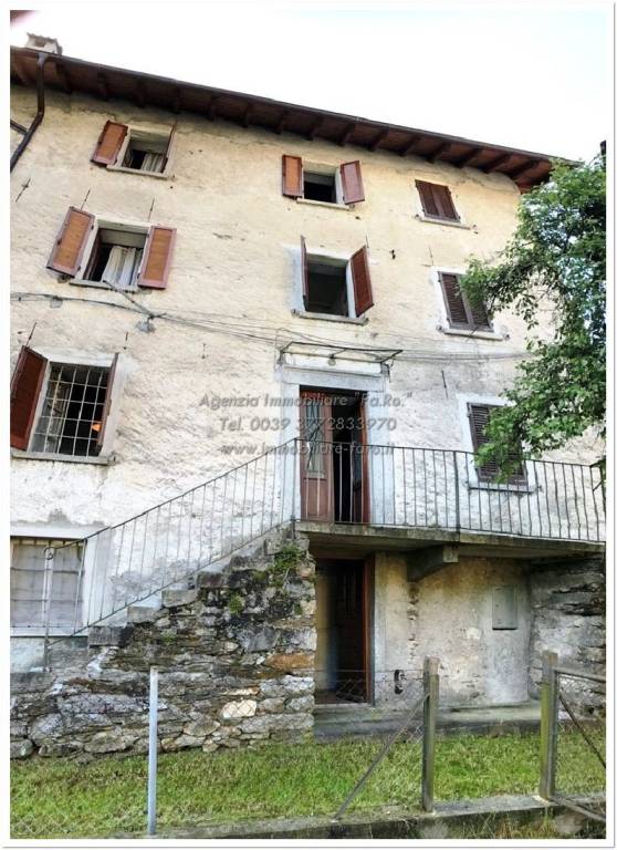 casa indipendente in vendita a Gurro