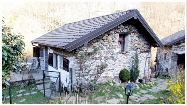 casa indipendente in vendita a Gurro