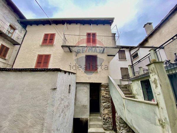 casa indipendente in vendita a Gurro