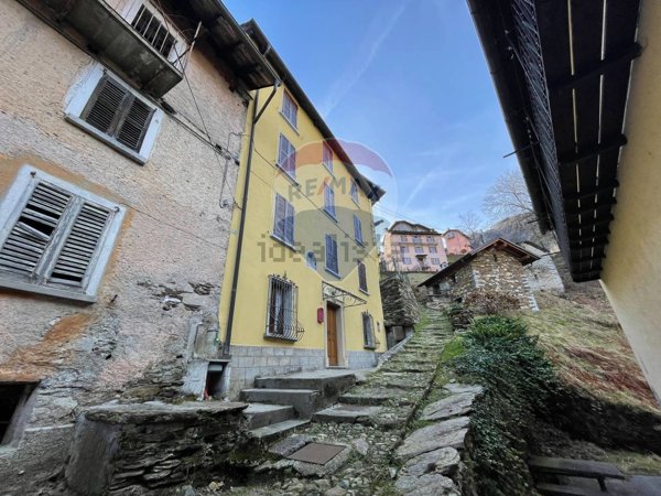 casa indipendente in vendita a Gurro