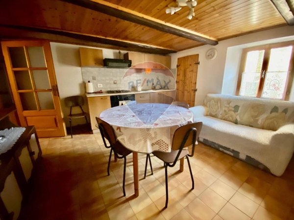 casa indipendente in vendita a Gurro