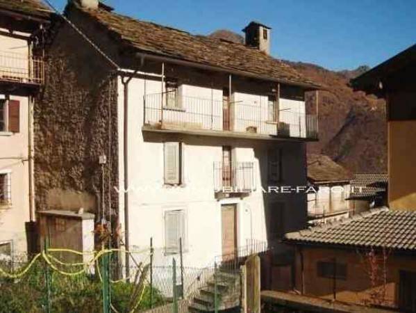 casa indipendente in vendita a Gurro