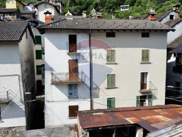 casa indipendente in vendita a Gurro