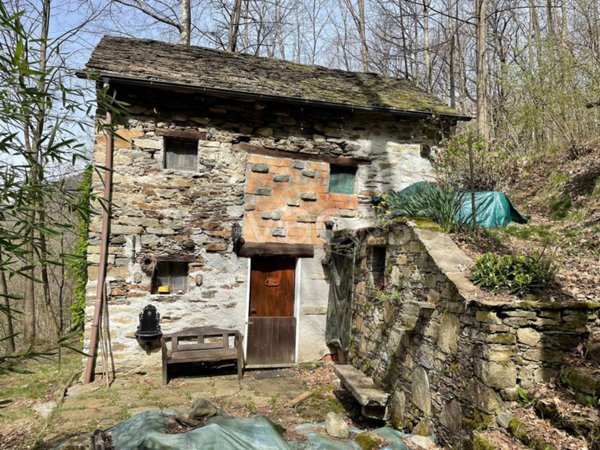 casa indipendente in vendita a Gurro