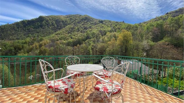 casa indipendente in vendita a Gurro