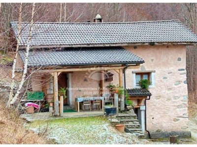 casa indipendente in vendita a Gurro