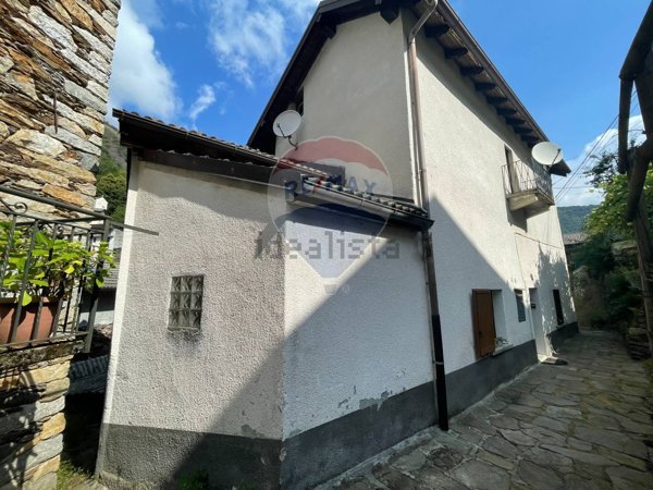 casa semindipendente in vendita a Gurro