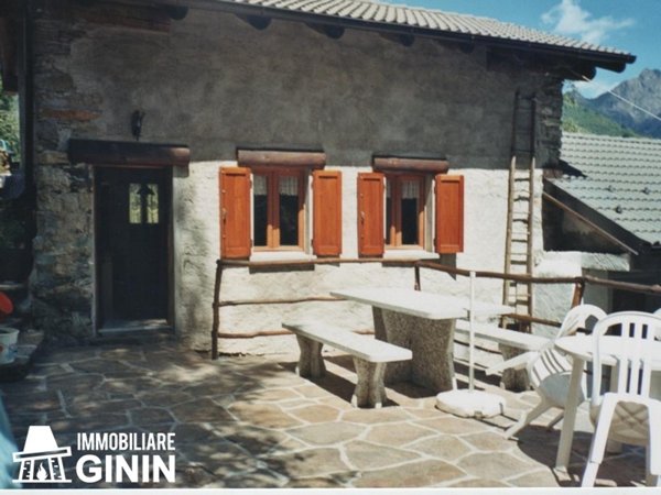 casa indipendente in vendita a Gurro