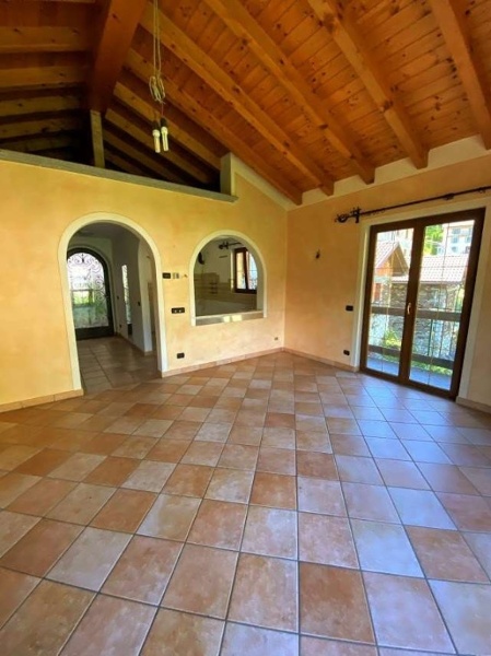 casa indipendente in vendita a Gurro