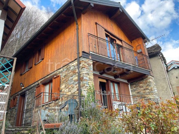 casa indipendente in vendita ad Intragna