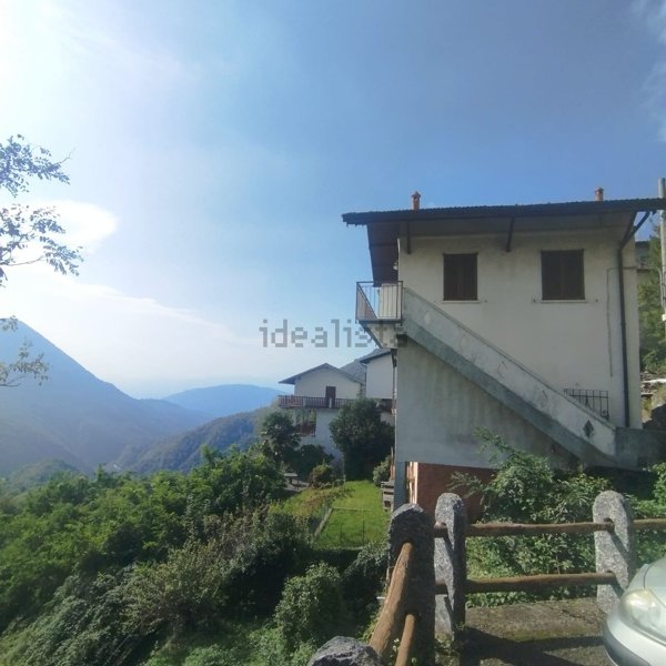 casa indipendente in vendita ad Intragna