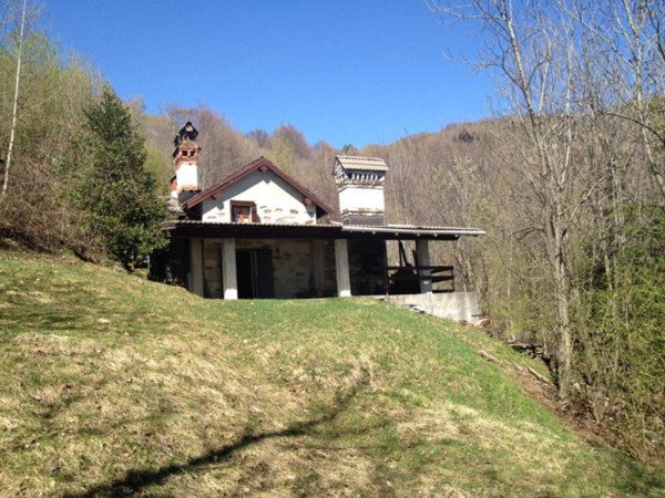 casa indipendente in vendita ad Intragna