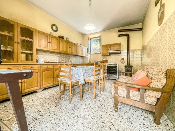 casa indipendente in vendita a Loreglia