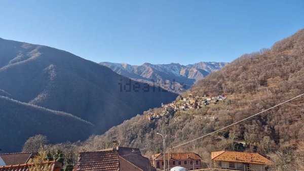 casa indipendente in vendita a Loreglia