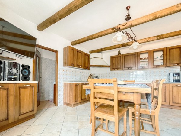 casa indipendente in vendita a Loreglia