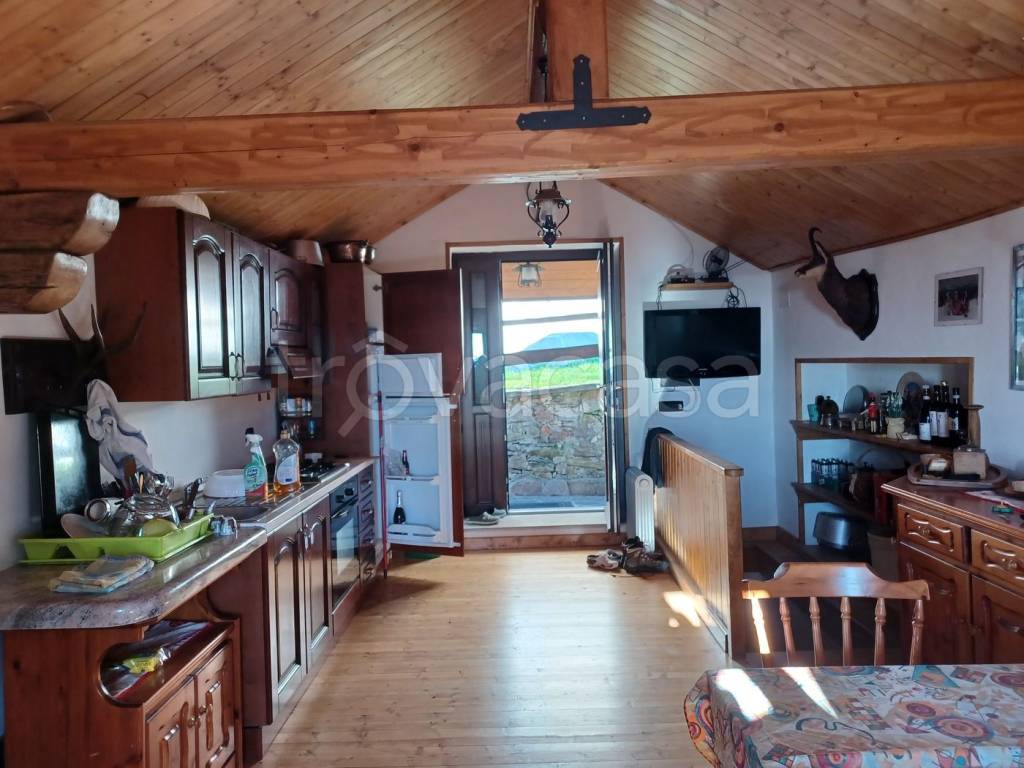 casa indipendente in vendita a Loreglia