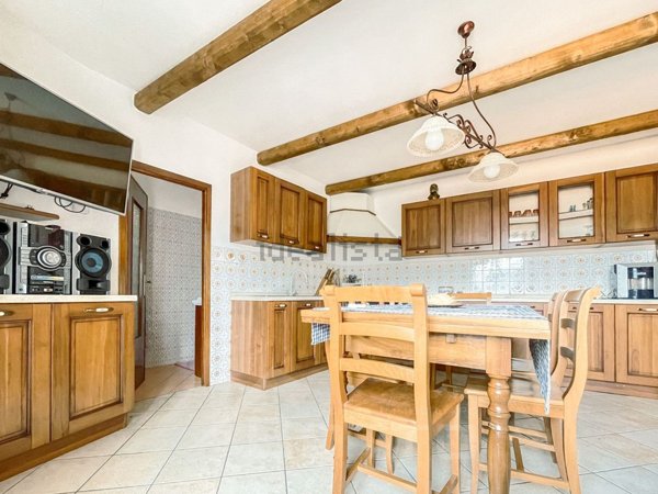 casa indipendente in vendita a Loreglia