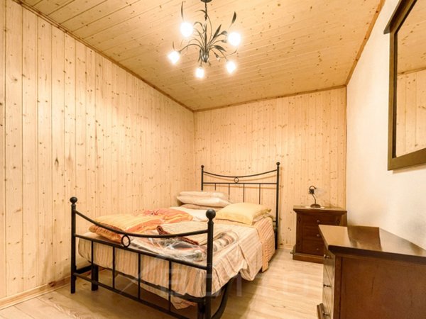 casa indipendente in vendita a Loreglia