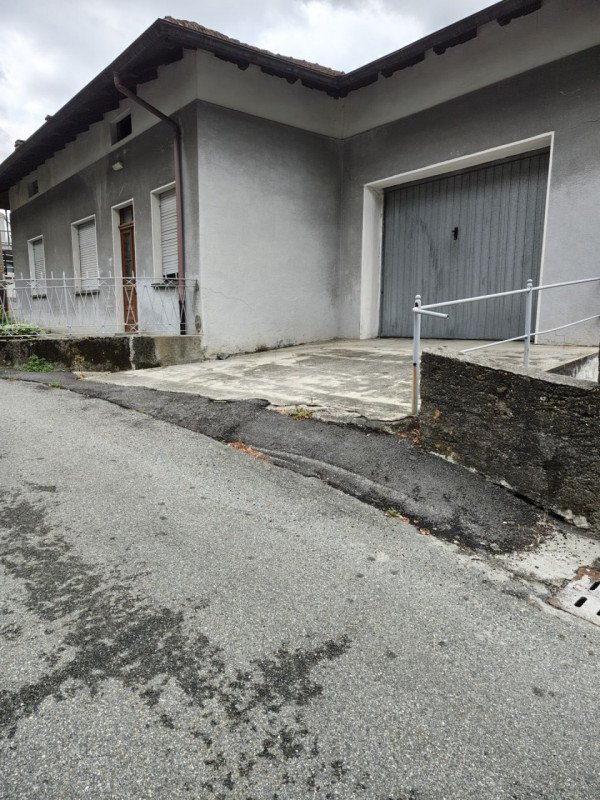 casa indipendente in vendita a Loreglia in zona Chesio