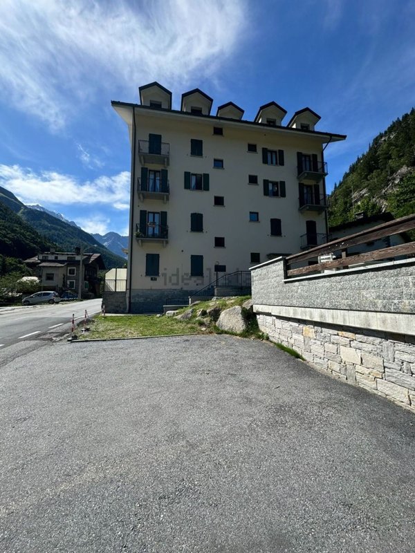 appartamento in vendita a Macugnaga in zona Borca