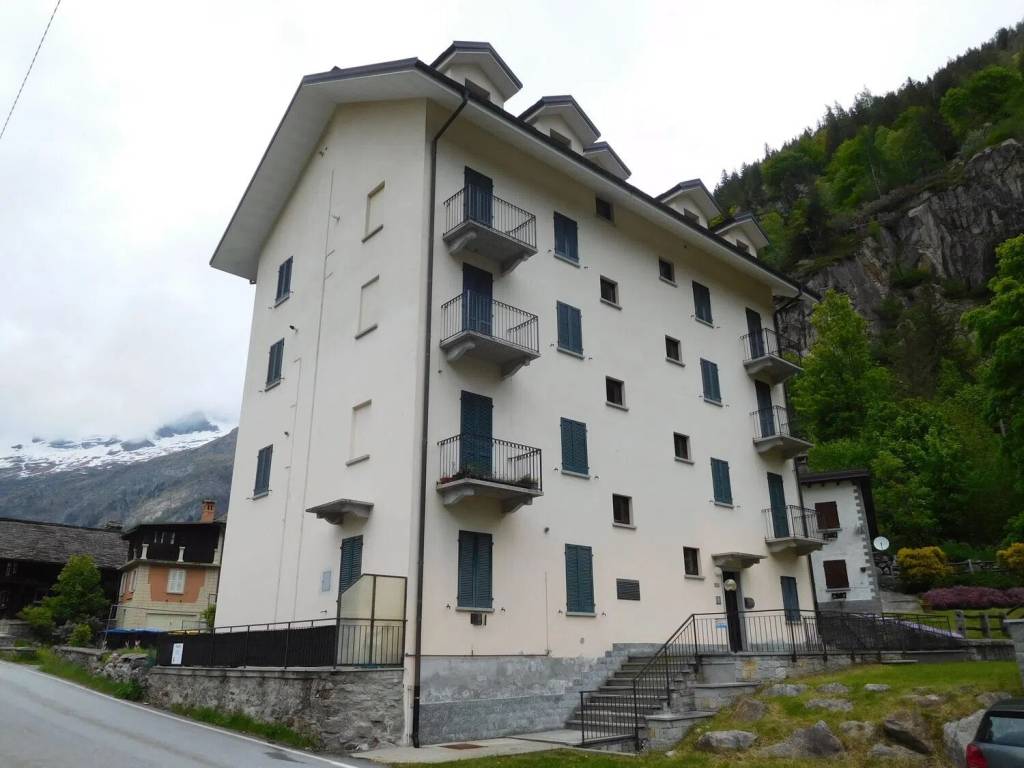 appartamento in vendita a Macugnaga in zona Borca