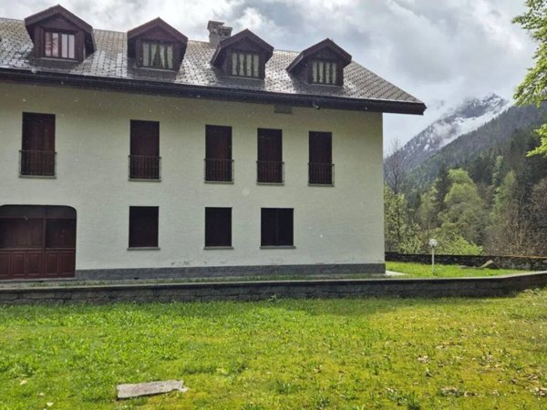 appartamento in vendita a Macugnaga in zona Staffa