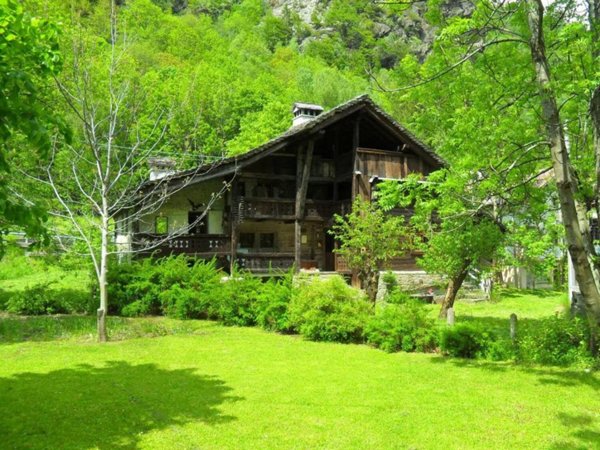 casa indipendente in vendita a Macugnaga in zona Pestarena