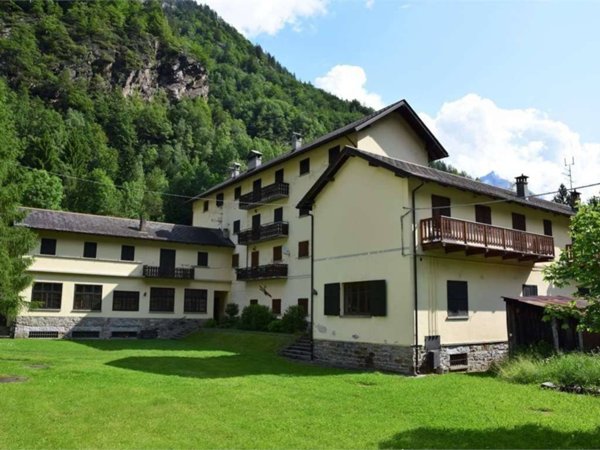 appartamento in vendita a Macugnaga in zona Pestarena