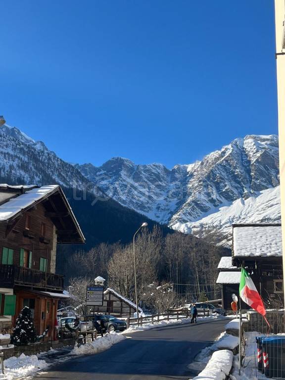 appartamento in vendita a Macugnaga in zona Borca