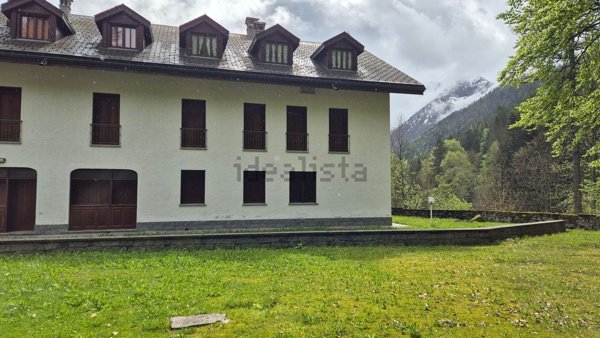 appartamento in vendita a Macugnaga in zona Staffa