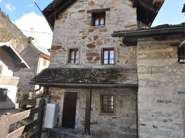 casa indipendente in vendita a Macugnaga in zona Pestarena
