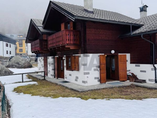 casa indipendente in vendita a Macugnaga in zona Borca