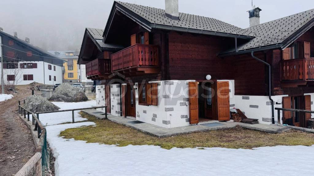 casa indipendente in vendita a Macugnaga in zona Borca