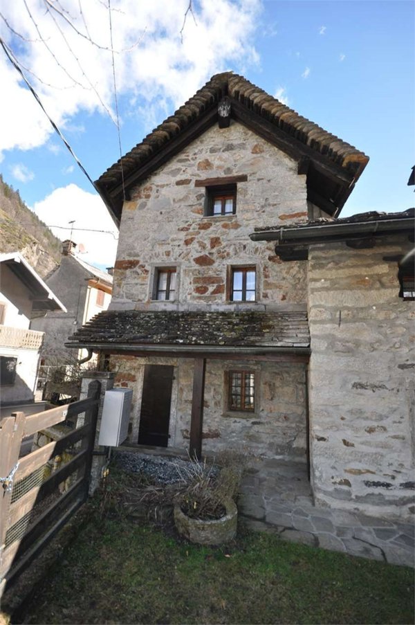 appartamento in vendita a Macugnaga in zona Pestarena