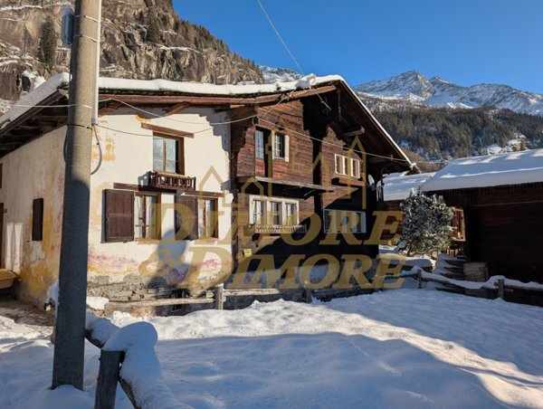 casa indipendente in vendita a Macugnaga in zona Pecetto