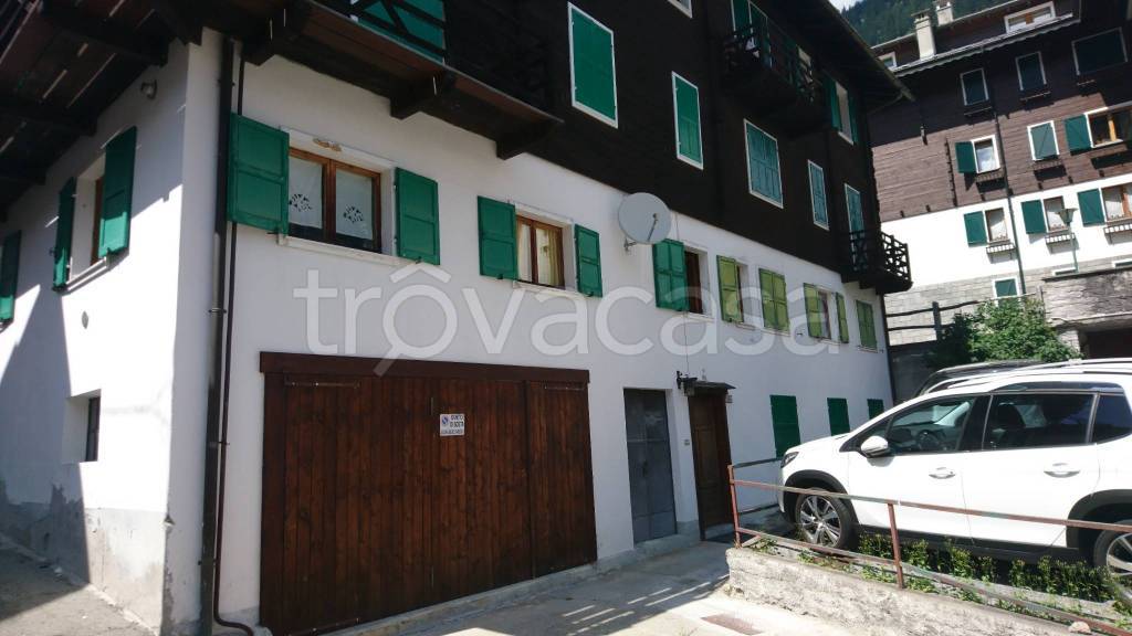 appartamento in vendita a Macugnaga in zona Staffa