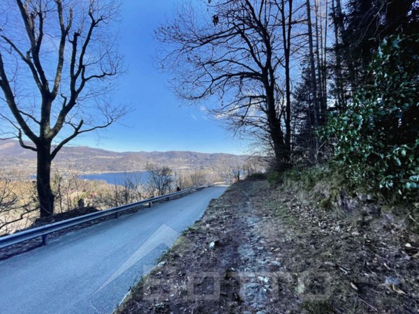 casa indipendente in vendita a Madonna del Sasso in zona Boleto