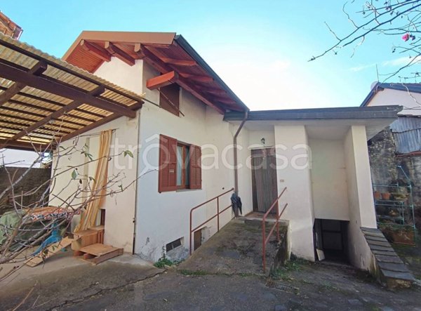 casa indipendente in vendita a Madonna del Sasso in zona Boleto