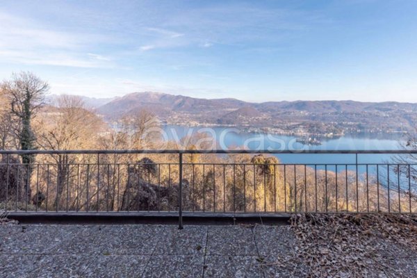 appartamento in vendita a Madonna del Sasso in zona Boleto