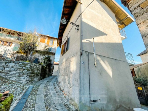 casa semindipendente in vendita a Madonna del Sasso in zona Boleto