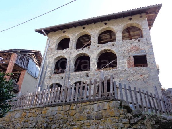 casa semindipendente in vendita a Madonna del Sasso in zona Piana dei Monti