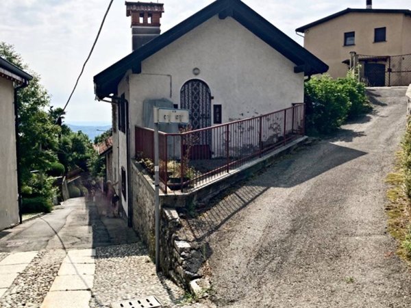 casa indipendente in vendita a Madonna del Sasso in zona Boleto