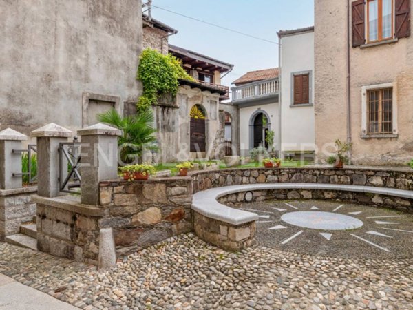 casa indipendente in vendita a Madonna del Sasso in zona Artò