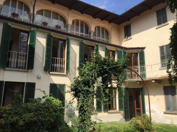 casa indipendente in vendita a Madonna del Sasso in zona Boleto
