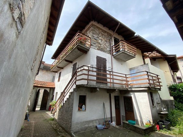 casa indipendente in vendita a Madonna del Sasso in zona Centonara