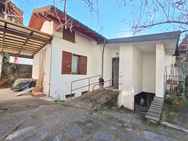 casa indipendente in vendita a Madonna del Sasso in zona Boleto