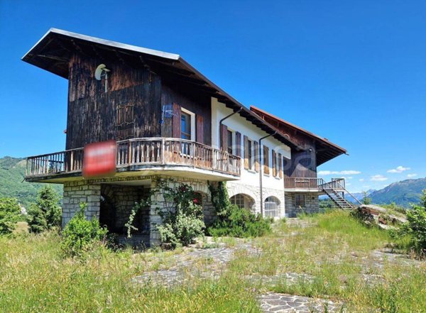 casa indipendente in vendita a Madonna del Sasso in zona Boleto